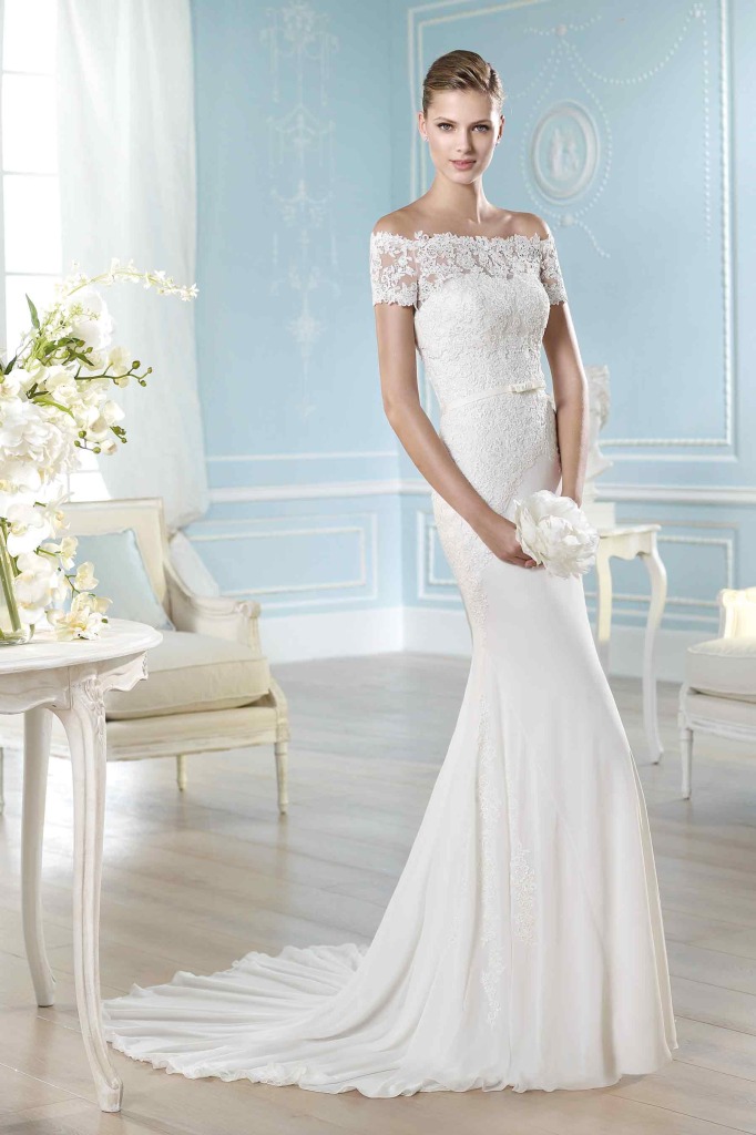 fluide-lace-wedding-gown