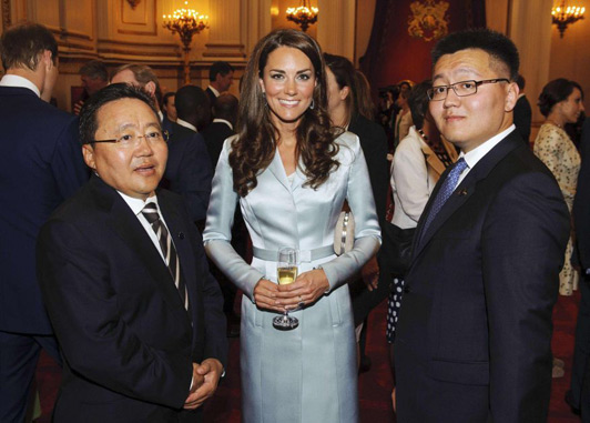 Elegant Princess Kate Long Sleeve Satin Coat Dress